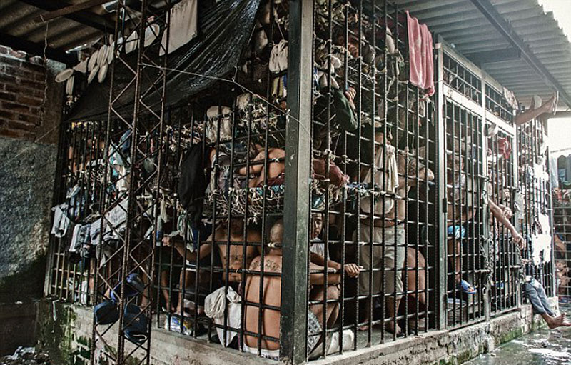 Overcrowded-Prison-In-El-Salvador